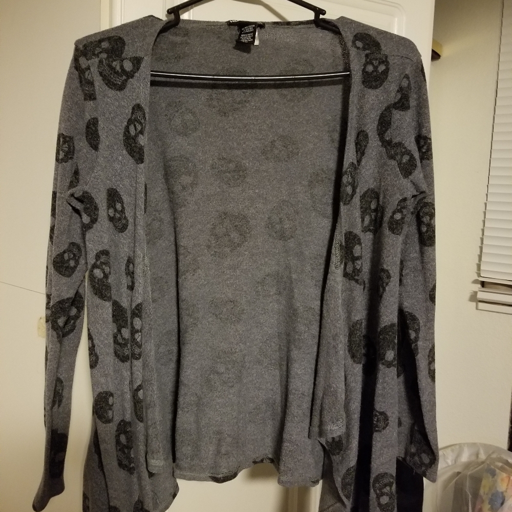 Hot Topic Gray Skull Cardigan